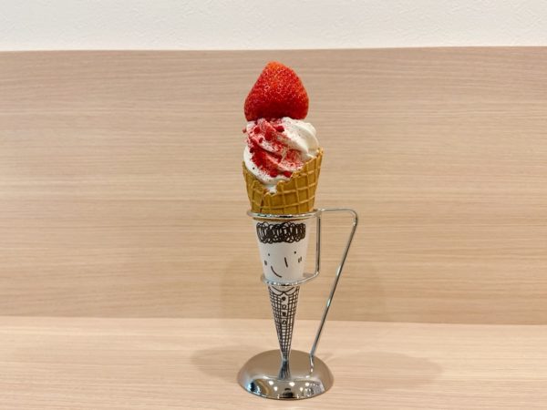 komichi札幌あまおうソフトクリーム