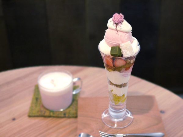 エデン札幌桜パフェ